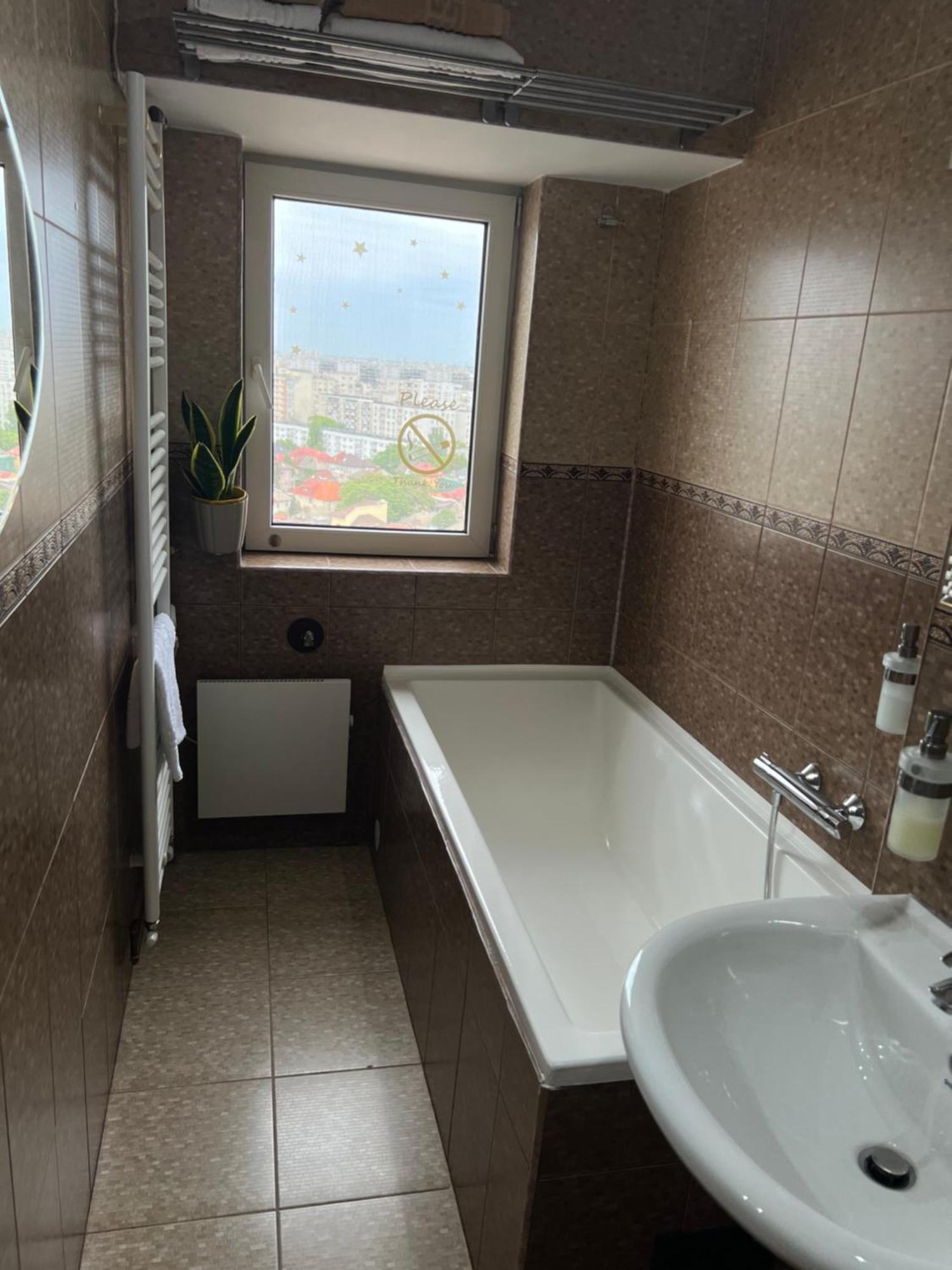 Casa S Piata Alba Iulia * Bucharest